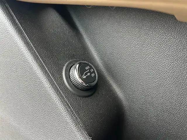 キャデラック ＸＴ５ Ｘオーバー プラチナム 石川県 2018(平30)年 2.3万km 白 ４WD/ディスプレイオーディオ/（BT／AM／FM）/社外オーディオ　/（BOSE）/全周囲方位カメラ/本革シート/パワーシート（運転席＋助手席）/シートヒーター（全席）/エアシート（前席）/シートメモリー（運転席）/ステアリングスイッチ/サンルーフ/クルーズコントロール/LEDヘッドライト/オートマチックハイビーム/ドライブレコーダー（前後）/ETC/スマートキー