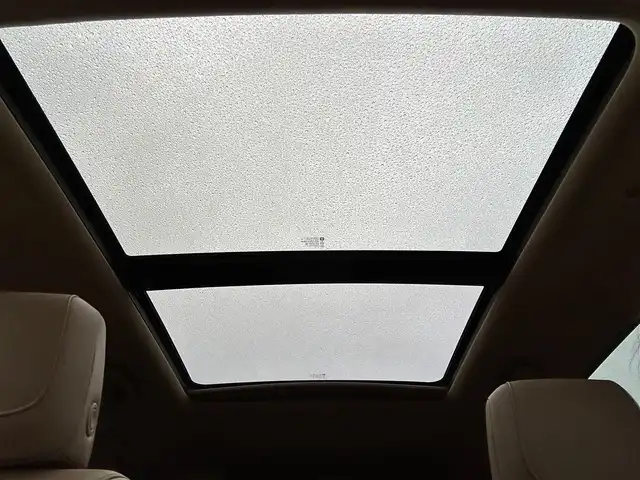 キャデラック ＸＴ５ Ｘオーバー プラチナム 石川県 2018(平30)年 2.3万km 白 ４WD/ディスプレイオーディオ/（BT／AM／FM）/社外オーディオ　/（BOSE）/全周囲方位カメラ/本革シート/パワーシート（運転席＋助手席）/シートヒーター（全席）/エアシート（前席）/シートメモリー（運転席）/ステアリングスイッチ/サンルーフ/クルーズコントロール/LEDヘッドライト/オートマチックハイビーム/ドライブレコーダー（前後）/ETC/スマートキー