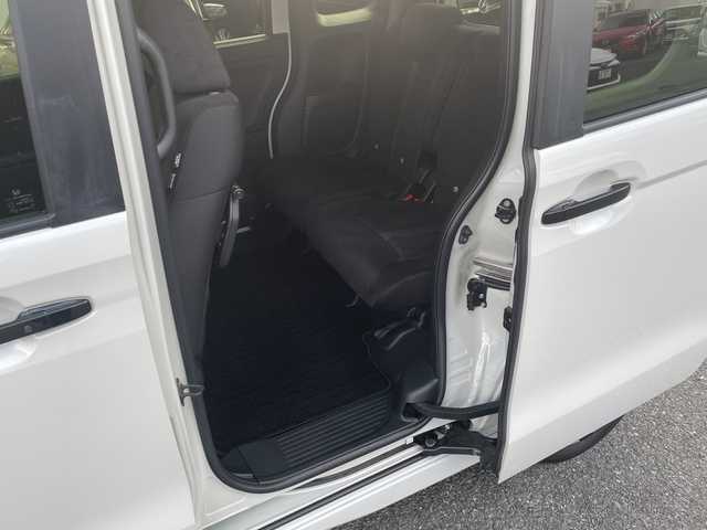 ホンダ Ｎ ＢＯＸ カスタム L スタイル+ブラック 埼玉県 2023(令5)年 0.8万km プラチナホワイトパール ・ディーラー点検記録R5:6年/・４WD/Ｃｕｓｔｏｍ 特別仕様車 Ｌ ＳＴＹＬＥ＋ ＢＬＡＣＫ/・ワンオーナー/・Honda SENSING/・純正ディスプレイオーディオ/・Bluetooth/・バックカメラ/・前後ドライブレコーダー/・両側パワースライドドア/・アレルクリーンプラスシート/・運転席＆助手席シートバックテーブル/・運転席＆助手席シートヒーター/・プラズマクラスター技術搭載フルオート・エアコンディショナー/・オートリトラミラー/・ドアバイザー/・スマートキー×２/・プッシュスタート/・電動パーキング/・ステアリングスイッチ/・クルーズコントロール/・オートライト/・LEDヘットライト/・フォグランプ/・サンシュード/・電動格納ミラー/・横滑り防止/・コーナーセンサー/・ブラック塗装 14インチアルミホイール/・保証/・取説