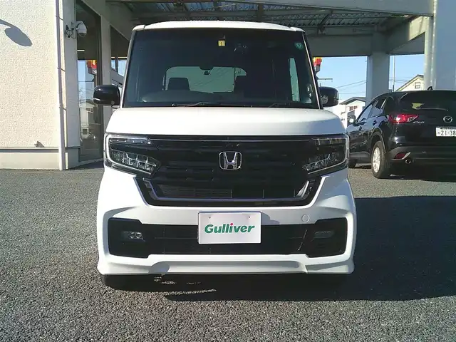 ホンダ Ｎ ＢＯＸ カスタム L スタイル+ブラック 埼玉県 2023(令5)年 0.8万km プラチナホワイトパール ・ディーラー点検記録R5:6年/・４WD/Ｃｕｓｔｏｍ 特別仕様車 Ｌ ＳＴＹＬＥ＋ ＢＬＡＣＫ/・ワンオーナー/・Honda SENSING/・純正ディスプレイオーディオ/・Bluetooth/・バックカメラ/・前後ドライブレコーダー/・両側パワースライドドア/・アレルクリーンプラスシート/・運転席＆助手席シートバックテーブル/・運転席＆助手席シートヒーター/・プラズマクラスター技術搭載フルオート・エアコンディショナー/・オートリトラミラー/・ドアバイザー/・スマートキー×２/・プッシュスタート/・電動パーキング/・ステアリングスイッチ/・クルーズコントロール/・オートライト/・LEDヘットライト/・フォグランプ/・サンシュード/・電動格納ミラー/・横滑り防止/・コーナーセンサー/・ブラック塗装 14インチアルミホイール/・保証/・取説