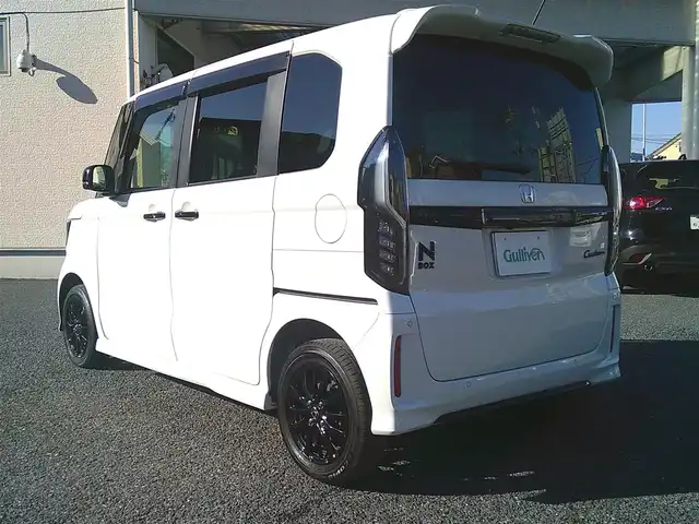 ホンダ Ｎ ＢＯＸ カスタム L スタイル+ブラック 埼玉県 2023(令5)年 0.8万km プラチナホワイトパール ・ディーラー点検記録R5:6年/・４WD/Ｃｕｓｔｏｍ 特別仕様車 Ｌ ＳＴＹＬＥ＋ ＢＬＡＣＫ/・ワンオーナー/・Honda SENSING/・純正ディスプレイオーディオ/・Bluetooth/・バックカメラ/・前後ドライブレコーダー/・両側パワースライドドア/・アレルクリーンプラスシート/・運転席＆助手席シートバックテーブル/・運転席＆助手席シートヒーター/・プラズマクラスター技術搭載フルオート・エアコンディショナー/・オートリトラミラー/・ドアバイザー/・スマートキー×２/・プッシュスタート/・電動パーキング/・ステアリングスイッチ/・クルーズコントロール/・オートライト/・LEDヘットライト/・フォグランプ/・サンシュード/・電動格納ミラー/・横滑り防止/・コーナーセンサー/・ブラック塗装 14インチアルミホイール/・保証/・取説
