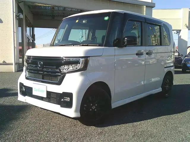 ホンダ Ｎ ＢＯＸ カスタム L スタイル+ブラック 埼玉県 2023(令5)年 0.8万km プラチナホワイトパール ・ディーラー点検記録R5:6年/・４WD/Ｃｕｓｔｏｍ 特別仕様車 Ｌ ＳＴＹＬＥ＋ ＢＬＡＣＫ/・ワンオーナー/・Honda SENSING/・純正ディスプレイオーディオ/・Bluetooth/・バックカメラ/・前後ドライブレコーダー/・両側パワースライドドア/・アレルクリーンプラスシート/・運転席＆助手席シートバックテーブル/・運転席＆助手席シートヒーター/・プラズマクラスター技術搭載フルオート・エアコンディショナー/・オートリトラミラー/・ドアバイザー/・スマートキー×２/・プッシュスタート/・電動パーキング/・ステアリングスイッチ/・クルーズコントロール/・オートライト/・LEDヘットライト/・フォグランプ/・サンシュード/・電動格納ミラー/・横滑り防止/・コーナーセンサー/・ブラック塗装 14インチアルミホイール/・保証/・取説