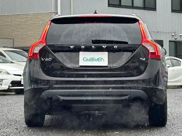 ボルボ Ｖ６０ T4 Rデザイン 宮城県 2013(平25)年 8.9万km 黒 /純正HDDナビ//CD/DVD/BT/USB/ipod/フルセグテレビ//バックカメラ//ブラウンレザーシート//前席パワーシート/シートヒーター//クルーズコントロール//ETC//HID//リモコンキーx2