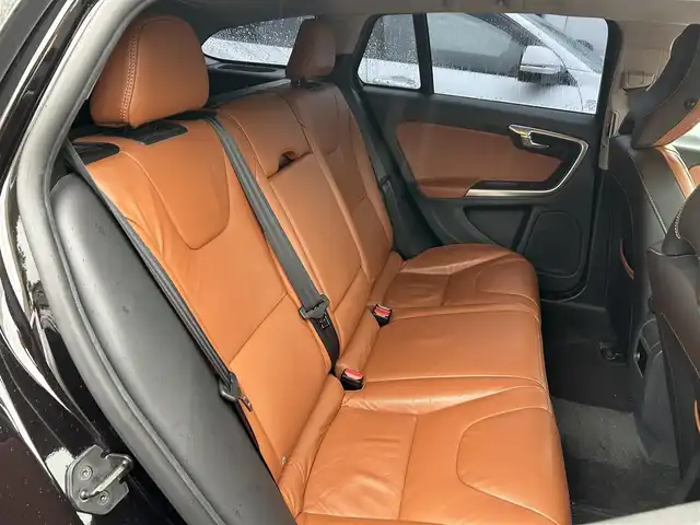 ボルボ Ｖ６０ T4 Rデザイン 宮城県 2013(平25)年 8.9万km 黒 /純正HDDナビ//CD/DVD/BT/USB/ipod/フルセグテレビ//バックカメラ//ブラウンレザーシート//前席パワーシート/シートヒーター//クルーズコントロール//ETC//HID//リモコンキーx2