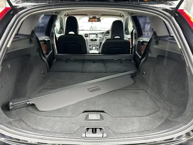 ボルボ Ｖ６０ T4 Rデザイン 宮城県 2013(平25)年 8.9万km 黒 /純正HDDナビ//CD/DVD/BT/USB/ipod/フルセグテレビ//バックカメラ//ブラウンレザーシート//前席パワーシート/シートヒーター//クルーズコントロール//ETC//HID//リモコンキーx2