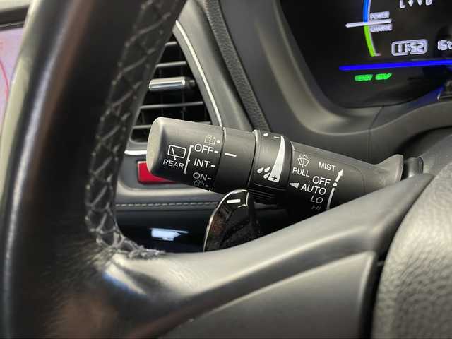 ホンダ ヴェゼル ハイブリッド Z 栃木県 2015(平27)年 9.1万km ホワイトオーキッドパール 禁煙車/衝突軽減ブレーキ/クルーズコントロール/社外メモリーナビ/・フルセグ/AM/FM/CD/DVD/BT/HDMI/バックカメラ/前側ドライブレコーダ―/ETC/前席シートヒーター/電動パーキング/LEDヘッドライト/オートライト/フォグランプ/パドルシフト/17インチ純正AW/純正フロアマット/スペアキー/取扱説明書/保証書