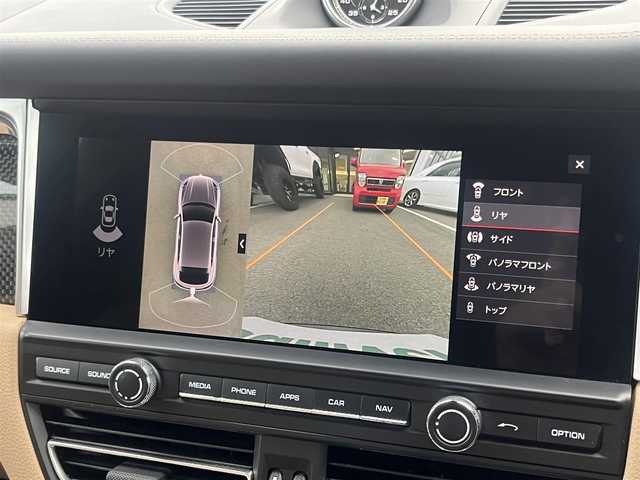 ポルシェ マカン GTS 愛媛県 2022(令4)年 2.4万km グレー 純正ナビ/BT/AM・FM/CD/DVD/フルセグ/前方ドライブレコーダー/ETC2.0/全方位カメラ/前席パワーシート/全席シートヒーター/追従型クルーズコントロール/純正アルミホイール/純正フロアマット/フルタイム４WD/LEDヘッドライト
