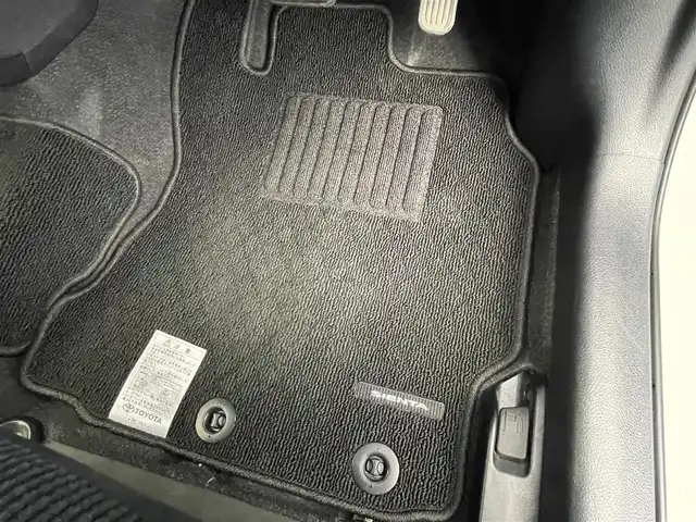 トヨタ シエンタ ハイブリッド G 群馬県 2015(平27)年 9.9万km ホワイトパールクリスタルシャイン 衝突被害軽減ブレーキ　社外７インチナビ　バックカメラ　両側パワースライドドア　ＨＩＤオートライト　オートマチックハイビーム　純正１５インチＡＷ　ステアリングリモコン　スマートキー　ＥＴＣ　禁煙車