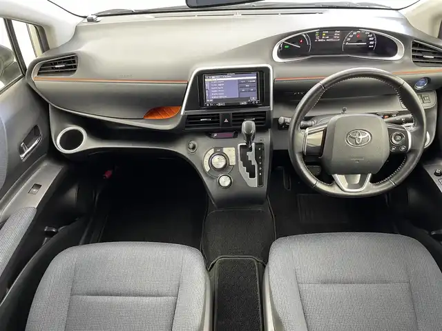 トヨタ シエンタ ハイブリッド G 群馬県 2015(平27)年 9.9万km ホワイトパールクリスタルシャイン 衝突被害軽減ブレーキ　社外７インチナビ　バックカメラ　両側パワースライドドア　ＨＩＤオートライト　オートマチックハイビーム　純正１５インチＡＷ　ステアリングリモコン　スマートキー　ＥＴＣ　禁煙車