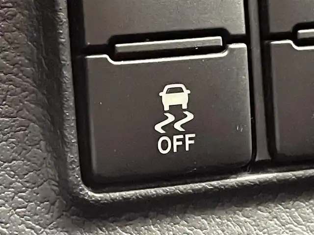 トヨタ シエンタ ハイブリッド G 群馬県 2015(平27)年 9.9万km ホワイトパールクリスタルシャイン 衝突被害軽減ブレーキ　社外７インチナビ　バックカメラ　両側パワースライドドア　ＨＩＤオートライト　オートマチックハイビーム　純正１５インチＡＷ　ステアリングリモコン　スマートキー　ＥＴＣ　禁煙車