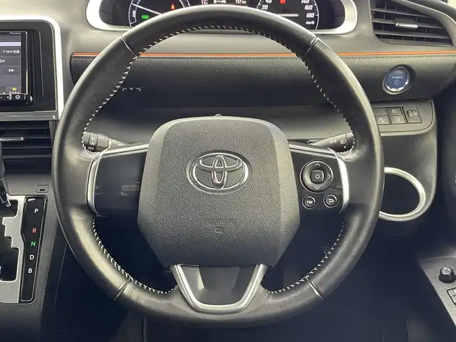 トヨタ シエンタ ハイブリッド G 群馬県 2015(平27)年 9.9万km ホワイトパールクリスタルシャイン 衝突被害軽減ブレーキ　社外７インチナビ　バックカメラ　両側パワースライドドア　ＨＩＤオートライト　オートマチックハイビーム　純正１５インチＡＷ　ステアリングリモコン　スマートキー　ＥＴＣ　禁煙車