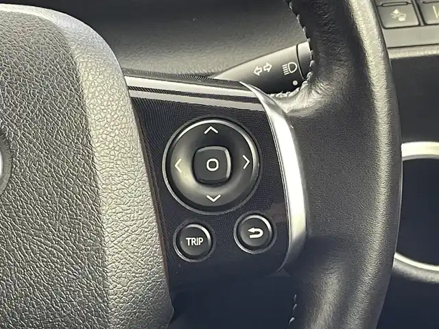 トヨタ シエンタ ハイブリッド G 群馬県 2015(平27)年 9.9万km ホワイトパールクリスタルシャイン 衝突被害軽減ブレーキ　社外７インチナビ　バックカメラ　両側パワースライドドア　ＨＩＤオートライト　オートマチックハイビーム　純正１５インチＡＷ　ステアリングリモコン　スマートキー　ＥＴＣ　禁煙車