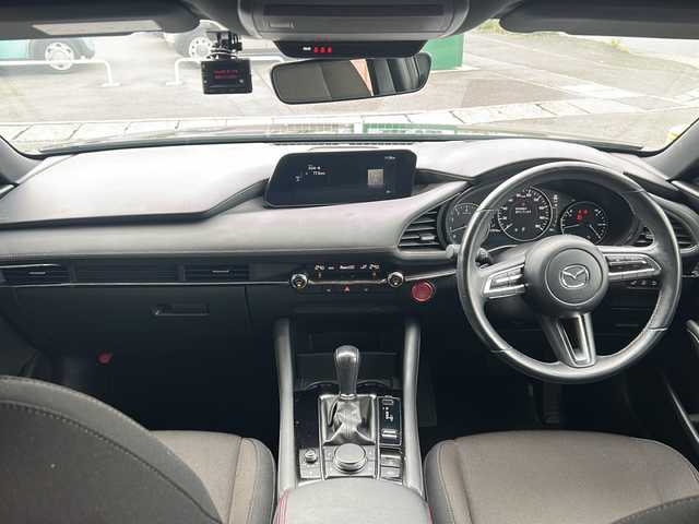 マツダ マツダ３ファストバック 20S プロアクティブ 静岡県 2020(令2)年 3.8万km マシーングレープレミアムM 純正ナビ/・FM/AM/・Bluetooth/・USB/・HDMI/主要装備/・ドライブレコーダー/・ＥＴＣ/・追従機能付クルーズコントロール/・ヘッドアップディスプレイ/・パドルシフト/・ＭＴモード付ＡＴ/・アイドリングストップ/・コーナーセンサー/・ブラインドスポットモニタリング/・レーンキープアシスト/・スマートブレーキサポート/・左右独立温度調整オートエアコン