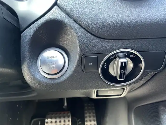 メルセデス・ベンツ ＣＬＡ１８０ Sブレイク　スポーツ 香川県 2016(平28)年 7.9万km カルサイトホワイト 純正ナビ/Bカメラ/前純正ドライブレコーダー/オートライト/パワーバックドア/ハーフレザーシート/前席シートヒーター/運転席パワーシート//レーダーセーフティーパッケージ/純正18インチAW