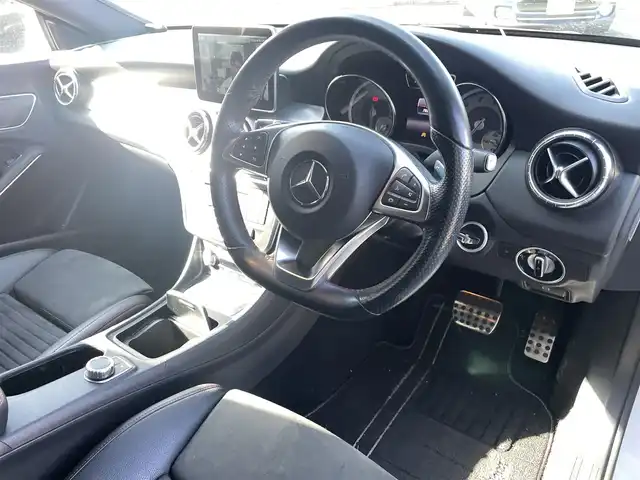 メルセデス・ベンツ ＣＬＡ１８０ Sブレイク　スポーツ 香川県 2016(平28)年 7.9万km カルサイトホワイト 純正ナビ/Bカメラ/前純正ドライブレコーダー/オートライト/パワーバックドア/ハーフレザーシート/前席シートヒーター/運転席パワーシート//レーダーセーフティーパッケージ/純正18インチAW