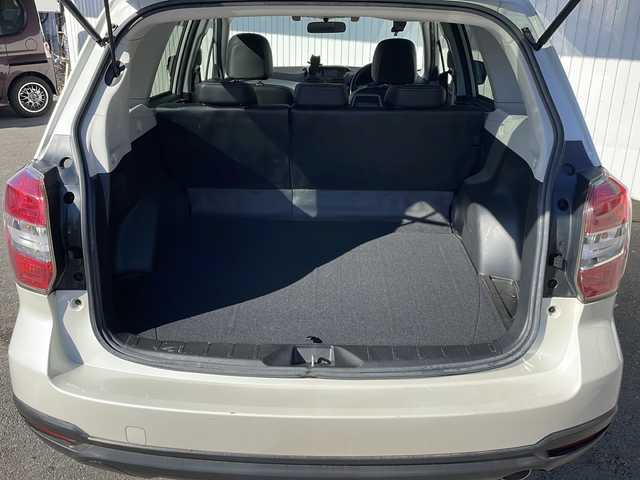 スバル フォレスター 2．0i－S アイサイト 長野県 2013(平25)年 6万km サテンホワイトパール ４WD/アイサイト/ブラックレザーシート/HDDナビフルセグＴＶ/バックカメラ/ＥＴＣ/パワーバックドア/シートヒーター/パワーシート/プッシュスタート/純正アルミ付き冬タイヤ積込/保証書/スペアキー