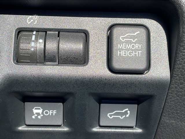 スバル フォレスター 2．0i－S アイサイト 長野県 2013(平25)年 6万km サテンホワイトパール ４WD/アイサイト/ブラックレザーシート/HDDナビフルセグＴＶ/バックカメラ/ＥＴＣ/パワーバックドア/シートヒーター/パワーシート/プッシュスタート/純正アルミ付き冬タイヤ積込/保証書/スペアキー