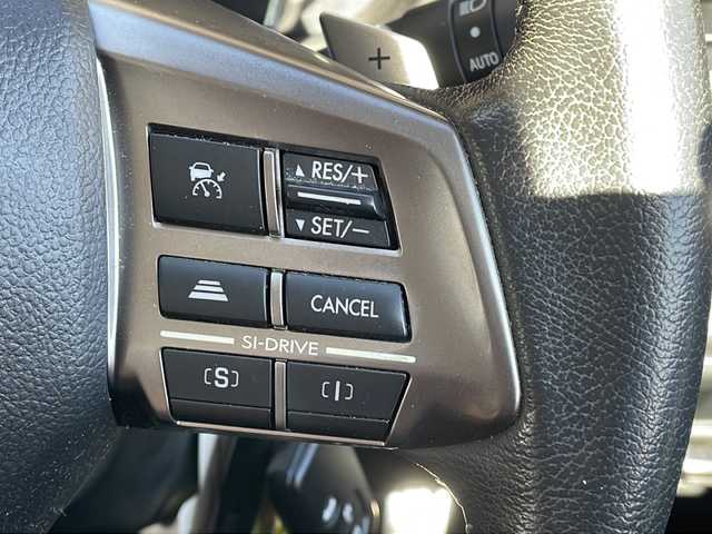 スバル フォレスター 2．0i－S アイサイト 長野県 2013(平25)年 6万km サテンホワイトパール ４WD/アイサイト/ブラックレザーシート/HDDナビフルセグＴＶ/バックカメラ/ＥＴＣ/パワーバックドア/シートヒーター/パワーシート/プッシュスタート/純正アルミ付き冬タイヤ積込/保証書/スペアキー