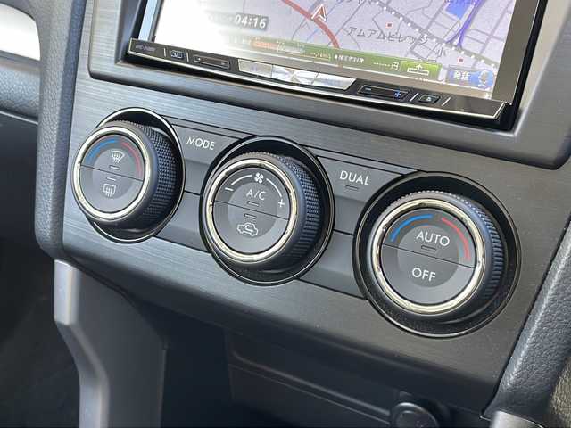 スバル フォレスター 2．0i－S アイサイト 長野県 2013(平25)年 6万km サテンホワイトパール ４WD/アイサイト/ブラックレザーシート/HDDナビフルセグＴＶ/バックカメラ/ＥＴＣ/パワーバックドア/シートヒーター/パワーシート/プッシュスタート/純正アルミ付き冬タイヤ積込/保証書/スペアキー