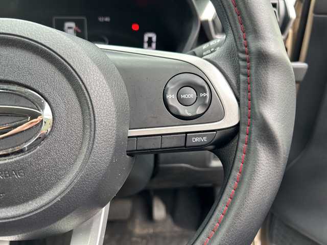 ダイハツ ロッキー X 栃木県 2024(令6)年 2.8万km ナチュラルベージュマイカM ディスプレイオーディオ/バックカメラ/フルセグＴＶ/Ｂｌｕｅｔｏｏｔｈ/ＭＴ付ＡＴ/ＬＥＤライト/オートライト/純正アルミホイール/純正フロアマット/コーナーセンサー/スペアキー/オートエアコン/ABS/横滑り防止機能/盗難防止装置/衝突被害軽減システム