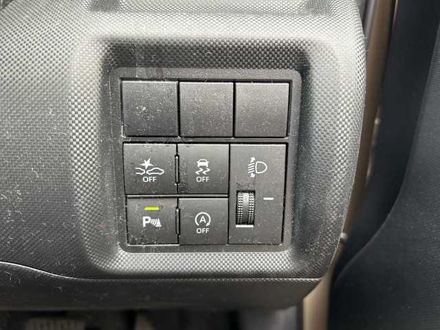 ダイハツ ロッキー X 栃木県 2024(令6)年 2.8万km ナチュラルベージュマイカM ディスプレイオーディオ/バックカメラ/フルセグＴＶ/Ｂｌｕｅｔｏｏｔｈ/ＭＴ付ＡＴ/ＬＥＤライト/オートライト/純正アルミホイール/純正フロアマット/コーナーセンサー/スペアキー/オートエアコン/ABS/横滑り防止機能/盗難防止装置/衝突被害軽減システム