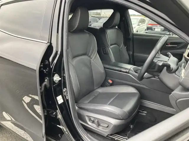 トヨタ クラウン スポーツ Z 静岡県 2023(令5)年 5.7万km ブラック Toyota Safety Sense/純正12.3インチコネクティッドナビ/　AM FM Bluetooth USB AppleCarPlay AndroidAuto/フルセグTV/ビルトインETC2.0/録画機能付きデジタルインナーミラー/レーダークルーズコントロール/LEDオートヘッドランプ/ブラックレザーシート/パワーシート(前席)/パワーイージーアクセスシステム/シートヒーター/シートベンチレーション(前席)/パワーバックドア/ステアリングヒーター/純正2インチアルミホイール/カラーヘッドアップディスプレイ/おくだけ充電(縦置き)/AC100Vソケット/メーカーオプションパノラマルーフ/アラウンドビューモニター