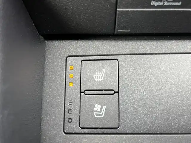 レクサス ＲＣ 300h Fスポーツ 奈良県 2016(平28)年 6.5万km ヒートブルーコントラストレイヤリング 純正ナビ/（フルセグ/BT/CD/DVD）/レーダークルーズコントロール/バックカメラ/パドルシフト/ブラインドスポットモニター/前後コーナーセンサー/衝突軽減システム/レーンキープアシスト/運転席メモリーシート/前席パワーシート/ブラックレザーシート/前席シートヒーター/エアーシート/LEDヘッドライト/ETC/純正19インチAW