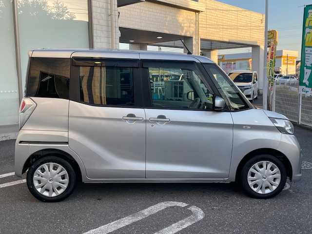 日産 デイズ ルークス S 埼玉県 2018(平30)年 0.6万km スターリングシルバーM ワンオーナー/純正SDナビ/　DTV/CD/DVD/SD/SD REC/BT/AUX/クリアランスソナー/バックカメラ/ドライブレコーダー(型：DJ4-D)/インテリジェントエマージェンシーブレーキ/アイドリングストップ/横滑り防止機能/リモコンキー/純正フロアマット