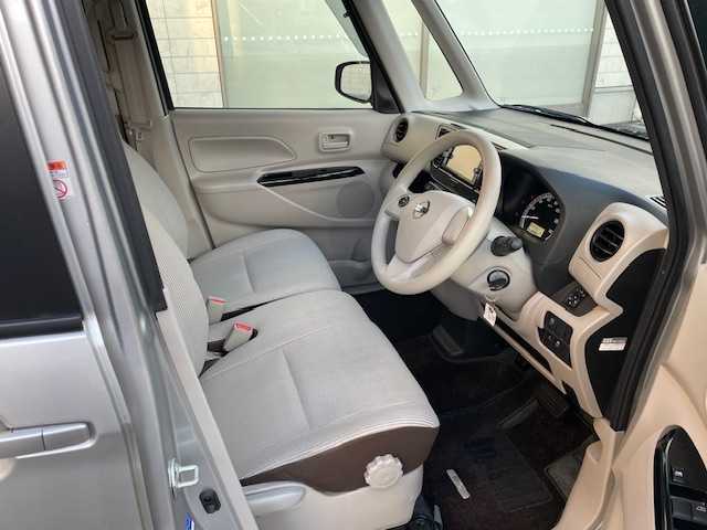 日産 デイズ ルークス S 埼玉県 2018(平30)年 0.6万km スターリングシルバーM ワンオーナー/純正SDナビ/　DTV/CD/DVD/SD/SD REC/BT/AUX/クリアランスソナー/バックカメラ/ドライブレコーダー(型：DJ4-D)/インテリジェントエマージェンシーブレーキ/アイドリングストップ/横滑り防止機能/リモコンキー/純正フロアマット