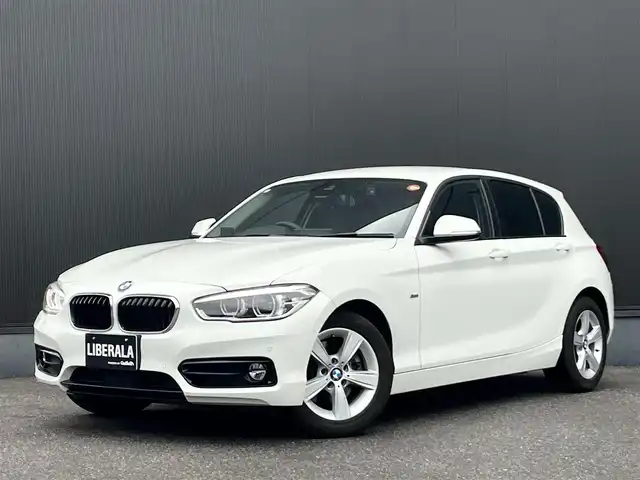 ＢＭＷ １１８ｄ スポーツ 栃木県 2018(平30)年 4.1万km 白 インテリジェントセーフティ /アダプティブクルーズコントロール /アンビエントライト /純正HDDナビ /バックカメラ /ドラレコ /LED　/シートヒーター /Bluetooth　CD DVD USB /ステアリングスイッチ /スペアキー　/保証書 /取扱説明書