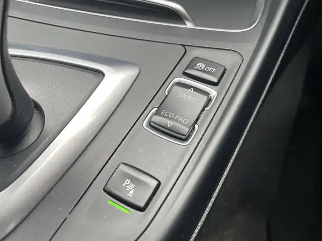 ＢＭＷ １１８ｄ スポーツ 栃木県 2018(平30)年 4.1万km 白 インテリジェントセーフティ /アダプティブクルーズコントロール /アンビエントライト /純正HDDナビ /バックカメラ /ドラレコ /LED　/シートヒーター /Bluetooth　CD DVD USB /ステアリングスイッチ /スペアキー　/保証書 /取扱説明書