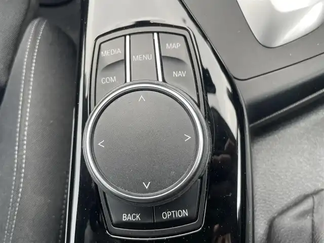 ＢＭＷ １１８ｄ スポーツ 栃木県 2018(平30)年 4.1万km 白 インテリジェントセーフティ /アダプティブクルーズコントロール /アンビエントライト /純正HDDナビ /バックカメラ /ドラレコ /LED　/シートヒーター /Bluetooth　CD DVD USB /ステアリングスイッチ /スペアキー　/保証書 /取扱説明書