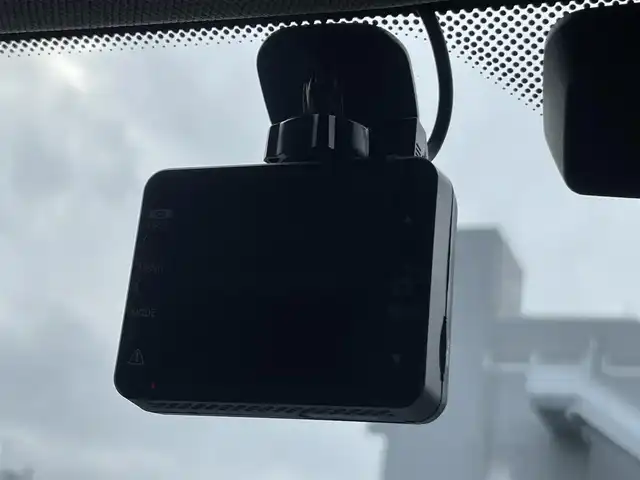 ＢＭＷ １１８ｄ スポーツ 栃木県 2018(平30)年 4.1万km 白 インテリジェントセーフティ /アダプティブクルーズコントロール /アンビエントライト /純正HDDナビ /バックカメラ /ドラレコ /LED　/シートヒーター /Bluetooth　CD DVD USB /ステアリングスイッチ /スペアキー　/保証書 /取扱説明書