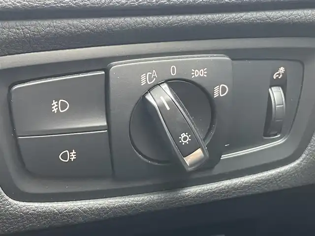 ＢＭＷ １１８ｄ スポーツ 栃木県 2018(平30)年 4.1万km 白 インテリジェントセーフティ /アダプティブクルーズコントロール /アンビエントライト /純正HDDナビ /バックカメラ /ドラレコ /LED　/シートヒーター /Bluetooth　CD DVD USB /ステアリングスイッチ /スペアキー　/保証書 /取扱説明書