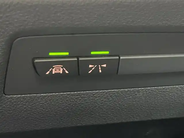 ＢＭＷ １１８ｄ スポーツ 栃木県 2018(平30)年 4.1万km 白 インテリジェントセーフティ /アダプティブクルーズコントロール /アンビエントライト /純正HDDナビ /バックカメラ /ドラレコ /LED　/シートヒーター /Bluetooth　CD DVD USB /ステアリングスイッチ /スペアキー　/保証書 /取扱説明書