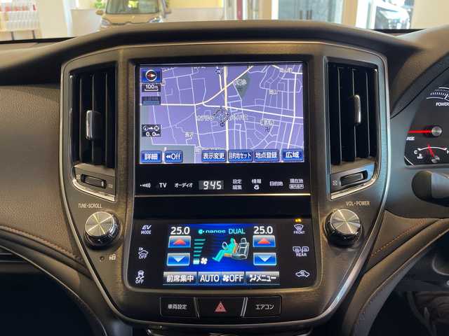 トヨタ クラウン ハイブリッド アスリートG 福井県 2013(平25)年 10万km ホワイトパールクリスタルシャイン 純正8インチHDDナビ/フルセグTV/BT/DVD/CD/HDD/USB/パノラミックビューモニター/レーダークルーズコントロール/クリアランスソナー/先行車発信お知らせ/ETC/前後ドライブレコーダー/レザーシート/パワーシート/シートヒーター/エアシート/ステアリングヒーター/HIDヘッドライト/オートライト/オートハイビーム/純正18インチアルミホイール/MTモード付AT/電動リアサンシェード/プッシュスタート/スマートキー/盗難防止装置/ヘッドライトウォッシャー/純正フロアマット