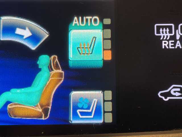 トヨタ クラウン ハイブリッド アスリートG 福井県 2013(平25)年 10万km ホワイトパールクリスタルシャイン 純正8インチHDDナビ/フルセグTV/BT/DVD/CD/HDD/USB/パノラミックビューモニター/レーダークルーズコントロール/クリアランスソナー/先行車発信お知らせ/ETC/前後ドライブレコーダー/レザーシート/パワーシート/シートヒーター/エアシート/ステアリングヒーター/HIDヘッドライト/オートライト/オートハイビーム/純正18インチアルミホイール/MTモード付AT/電動リアサンシェード/プッシュスタート/スマートキー/盗難防止装置/ヘッドライトウォッシャー/純正フロアマット