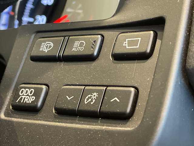 トヨタ クラウン ハイブリッド アスリートG 福井県 2013(平25)年 10万km ホワイトパールクリスタルシャイン 純正8インチHDDナビ/フルセグTV/BT/DVD/CD/HDD/USB/パノラミックビューモニター/レーダークルーズコントロール/クリアランスソナー/先行車発信お知らせ/ETC/前後ドライブレコーダー/レザーシート/パワーシート/シートヒーター/エアシート/ステアリングヒーター/HIDヘッドライト/オートライト/オートハイビーム/純正18インチアルミホイール/MTモード付AT/電動リアサンシェード/プッシュスタート/スマートキー/盗難防止装置/ヘッドライトウォッシャー/純正フロアマット