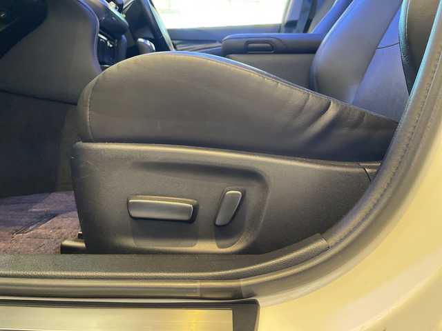 トヨタ クラウン ハイブリッド アスリートG 福井県 2013(平25)年 10万km ホワイトパールクリスタルシャイン 純正8インチHDDナビ/フルセグTV/BT/DVD/CD/HDD/USB/パノラミックビューモニター/レーダークルーズコントロール/クリアランスソナー/先行車発信お知らせ/ETC/前後ドライブレコーダー/レザーシート/パワーシート/シートヒーター/エアシート/ステアリングヒーター/HIDヘッドライト/オートライト/オートハイビーム/純正18インチアルミホイール/MTモード付AT/電動リアサンシェード/プッシュスタート/スマートキー/盗難防止装置/ヘッドライトウォッシャー/純正フロアマット