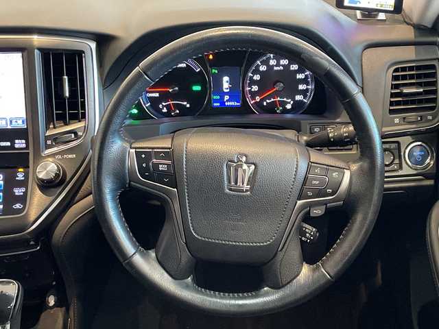 トヨタ クラウン ハイブリッド アスリートG 福井県 2013(平25)年 10万km ホワイトパールクリスタルシャイン 純正8インチHDDナビ/フルセグTV/BT/DVD/CD/HDD/USB/パノラミックビューモニター/レーダークルーズコントロール/クリアランスソナー/先行車発信お知らせ/ETC/前後ドライブレコーダー/レザーシート/パワーシート/シートヒーター/エアシート/ステアリングヒーター/HIDヘッドライト/オートライト/オートハイビーム/純正18インチアルミホイール/MTモード付AT/電動リアサンシェード/プッシュスタート/スマートキー/盗難防止装置/ヘッドライトウォッシャー/純正フロアマット