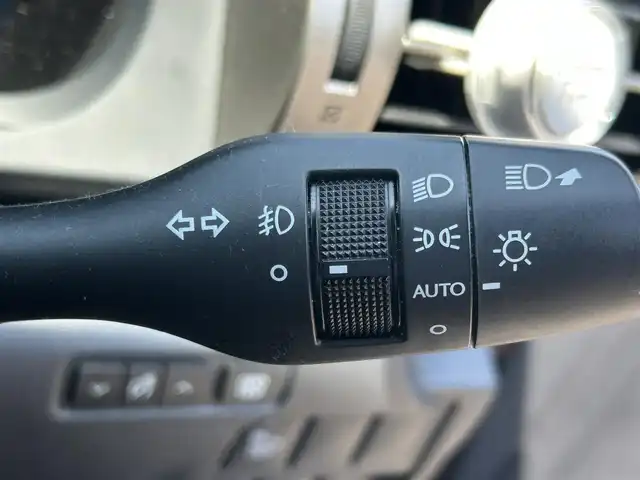 レクサス ＩＳ 300h Fスポーツ 高知県 2013(平25)年 7.3万km レッドマイカクリスタルシャイン 登録時走行距離　72105km/純正ナビ/【CD/DVD/BD/BT/フルセグTV】/バックカメラ/レーダークルーズコントロール/プリクラッシュセーフティ/レーンディバーチャーアラート/ブラインドスポットモニター/横滑り防止/サンルーフ/レザーシート/シートヒーター/シートベンチレーター/パワーシート(メモリ機能有り)/クリアランスソナー/ETC/ドライブレコーダー/パドルシフト/オートワイパー/オートライト/純正LEDライト/フォグランプ/スマートキー/プッシュスタート/アイドリングストップ/純正アルミホイール 19インチ/ドアバイザー/ウインカーミラー/純正フロアマット/スペアキー×2【スマートキー、カードキー】/新車時整備手帳（保証書）/取扱説明書