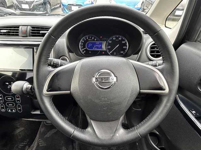 日産 デイズ ハイウェイスターG 長崎県 2016(平28)年 4.9万km モカブラウンパール 衝突被害軽減ブレーキ/社外ナビ(AM/FM/BT/フルセグ/HDMI/CD/DVD/ipod)/全方位カメラ/ETC/スマートキー/横滑り防止装置/スペアキー/オートライト/オートマチックハイビーム/純正アルミホイール/社外フロアマット/ABS/AAC