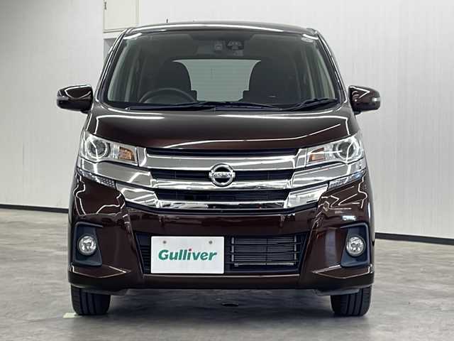 日産 デイズ ハイウェイスターG 長崎県 2016(平28)年 4.9万km モカブラウンパール 衝突被害軽減ブレーキ/社外ナビ(AM/FM/BT/フルセグ/HDMI/CD/DVD/ipod)/全方位カメラ/ETC/スマートキー/横滑り防止装置/スペアキー/オートライト/オートマチックハイビーム/純正アルミホイール/社外フロアマット/ABS/AAC
