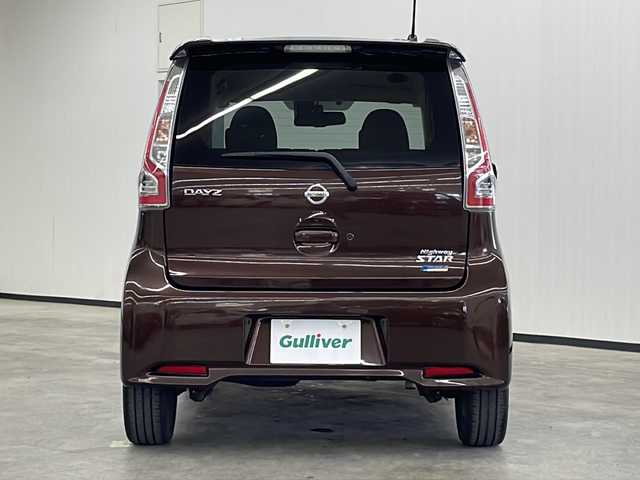 日産 デイズ ハイウェイスターG 長崎県 2016(平28)年 4.9万km モカブラウンパール 衝突被害軽減ブレーキ/社外ナビ(AM/FM/BT/フルセグ/HDMI/CD/DVD/ipod)/全方位カメラ/ETC/スマートキー/横滑り防止装置/スペアキー/オートライト/オートマチックハイビーム/純正アルミホイール/社外フロアマット/ABS/AAC