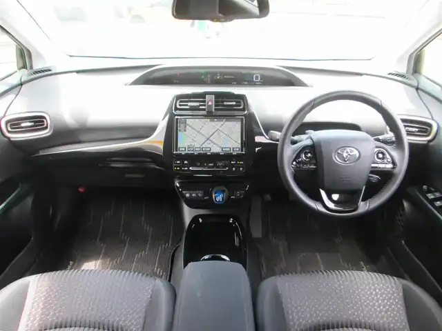 トヨタ プリウス S ツーリングセレクション 千葉県 2018(平30)年 1.5万km アティチュードブラックマイカ/ホワイトパールクリスタルシャイン ワンオーナー/ツートーンカラー/純正９インチナビ、フルセグTV/バックカメラ/オーディオ【CD/DVD/SD/BT/USB】/プリクラッシュセーフティ/レーンディパーチャーアラート/クリアランスソナー/レーダークルーズコントロール/LEDヘッドライト&LEDフォグ/純正17インチアルミホイール/オートライト/オートハイビーム/純正ドライブレコーダー&ビルトインETC/革巻きステアリング/エンジンプッシュスタート/保証書/取扱説明書/スペアスマートキー/記録簿R1.2.3.4.5年度有り