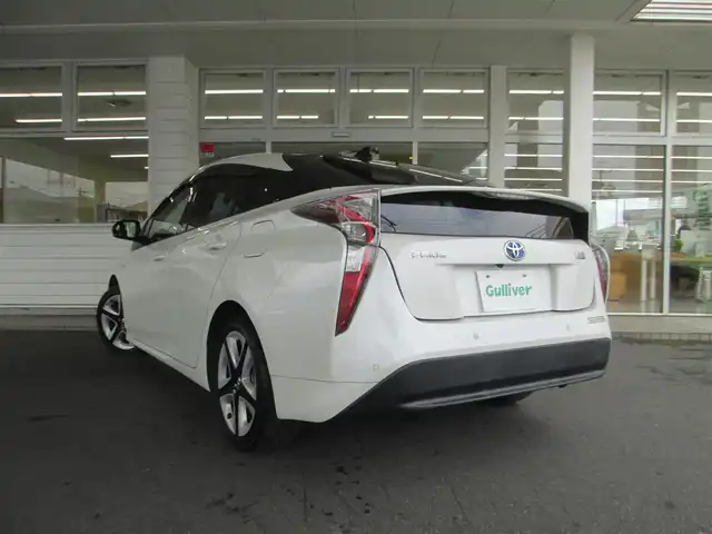 トヨタ プリウス S ツーリングセレクション 千葉県 2018(平30)年 1.5万km アティチュードブラックマイカ/ホワイトパールクリスタルシャイン ワンオーナー/ツートーンカラー/純正９インチナビ、フルセグTV/バックカメラ/オーディオ【CD/DVD/SD/BT/USB】/プリクラッシュセーフティ/レーンディパーチャーアラート/クリアランスソナー/レーダークルーズコントロール/LEDヘッドライト&LEDフォグ/純正17インチアルミホイール/オートライト/オートハイビーム/純正ドライブレコーダー&ビルトインETC/革巻きステアリング/エンジンプッシュスタート/保証書/取扱説明書/スペアスマートキー/記録簿R1.2.3.4.5年度有り