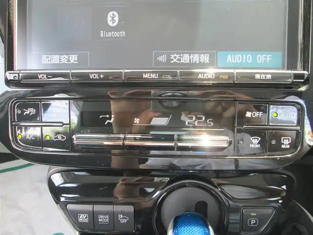 トヨタ プリウス S ツーリングセレクション 千葉県 2018(平30)年 1.5万km アティチュードブラックマイカ/ホワイトパールクリスタルシャイン ワンオーナー/ツートーンカラー/純正９インチナビ、フルセグTV/バックカメラ/オーディオ【CD/DVD/SD/BT/USB】/プリクラッシュセーフティ/レーンディパーチャーアラート/クリアランスソナー/レーダークルーズコントロール/LEDヘッドライト&LEDフォグ/純正17インチアルミホイール/オートライト/オートハイビーム/純正ドライブレコーダー&ビルトインETC/革巻きステアリング/エンジンプッシュスタート/保証書/取扱説明書/スペアスマートキー/記録簿R1.2.3.4.5年度有り
