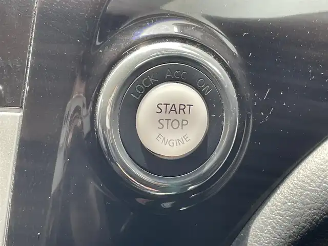 日産 エルグランド 250ハイウェイスター 宮城県 2015(平27)年 13.9万km ファントムブラック (株)IDOMが運営する【じしゃロン仙台店】の自社ローン専用車両になりますこちらは現金またはオートローンご利用時の価格です。自社ローンご希望の方は別途その旨お申付け下さい/純正ナビ/両側パワースライドドア/フリップダウンモニター/アラウンドビューモニター/ハーフレザーシート/シートヒーター/ETC