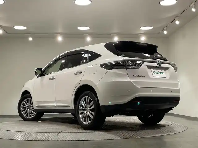 トヨタ ハリアー プレミアム 愛知県 2017(平29)年 8.1万km ホワイトパールクリスタルシャイン アルパイン９インチナビ/プリクラッシュセーフティ/レーダークルーズコントロール/車線逸脱警報/クリアランスソナー/先行車発進告知/パワーバックドア/パワーシート/ハーフレザー/バックカメラ/ビルトインＥＴＣ/ＩＳＯＦＩＸ/LEDヘッドライト/純正フロアマット/純正18インチアルミホイール