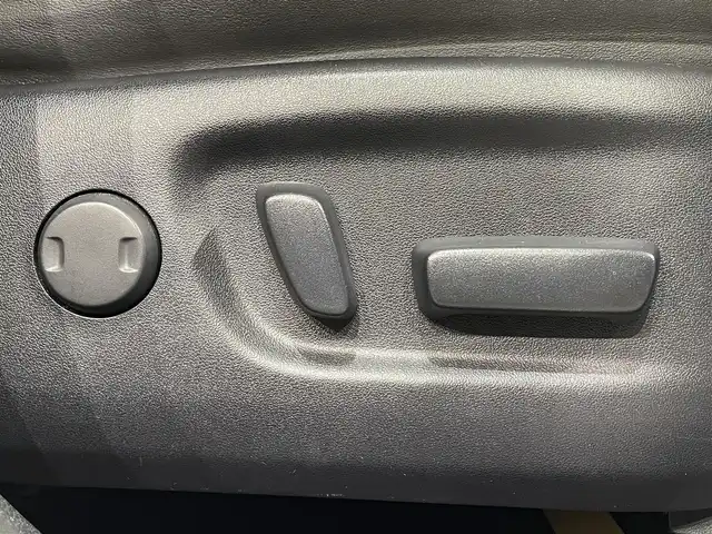 トヨタ ハリアー プレミアム 愛知県 2017(平29)年 8.1万km ホワイトパールクリスタルシャイン アルパイン９インチナビ/プリクラッシュセーフティ/レーダークルーズコントロール/車線逸脱警報/クリアランスソナー/先行車発進告知/パワーバックドア/パワーシート/ハーフレザー/バックカメラ/ビルトインＥＴＣ/ＩＳＯＦＩＸ/LEDヘッドライト/純正フロアマット/純正18インチアルミホイール